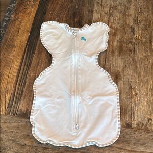 Love to Dream ORGANIC White Swaddle with Cream Stripes